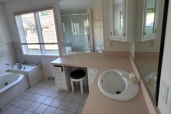 Bathroom remodel before.