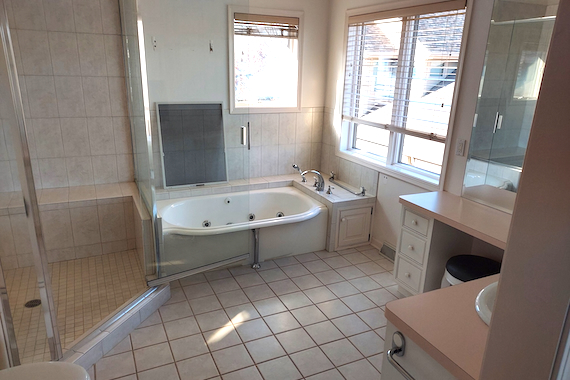 Bathroom remodel before.